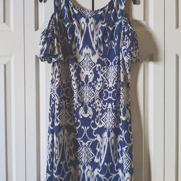Adorable MSK cold shoulder dress - Picture 5 of 5